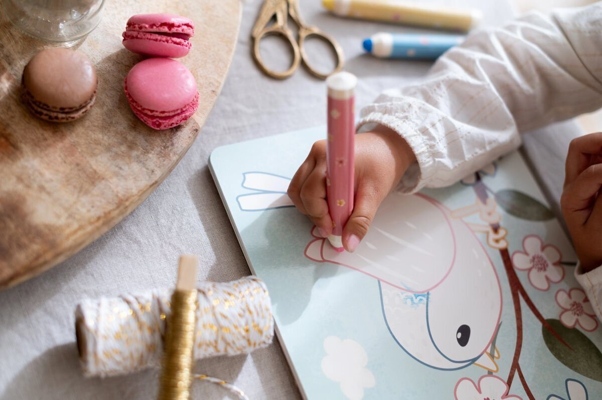 Little Dutch Colour Magic Book ´Rosa & Friends´