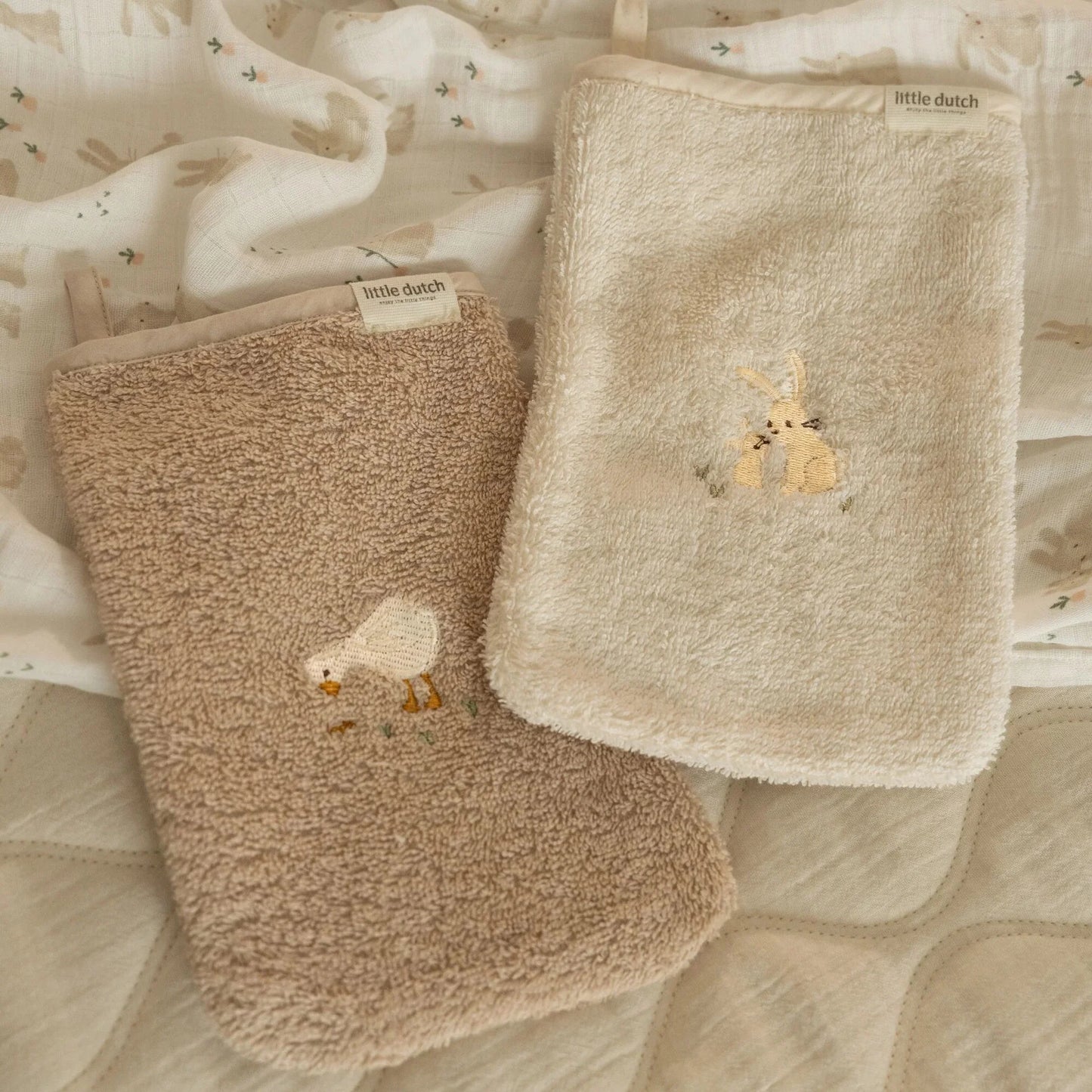 Little Dutch Mazgāšanas Cimdiņu Komplekts - Baby Bunny