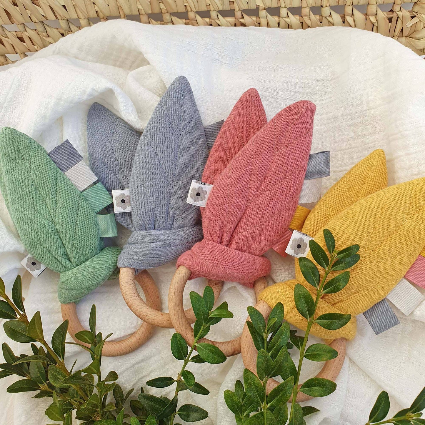 Organic Crinkle Toy Leaves Ochre