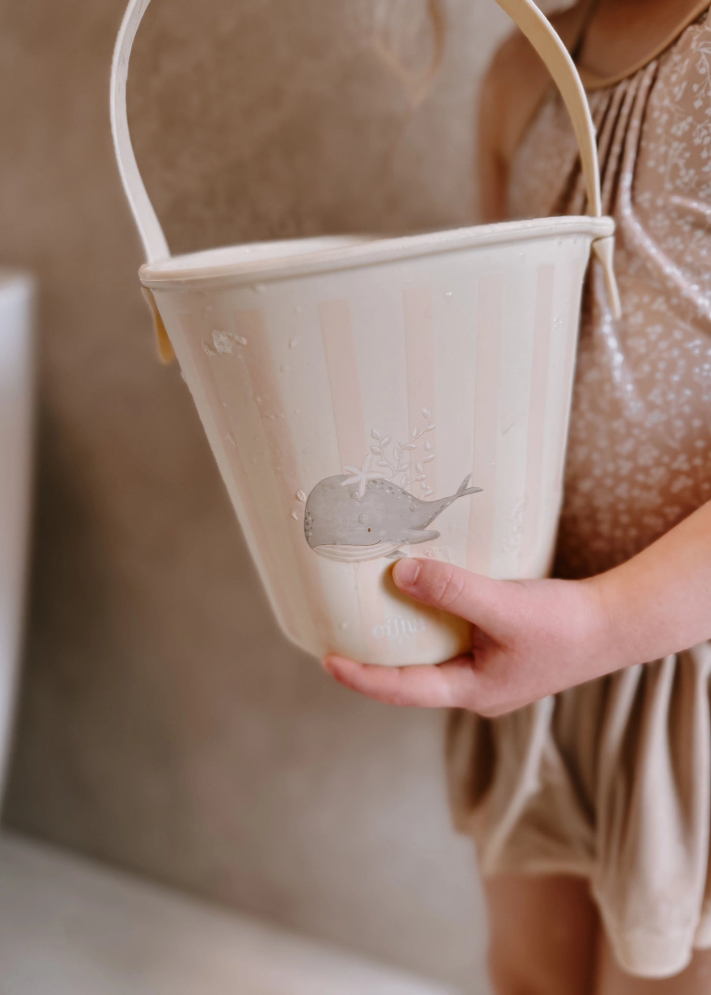 Mrs Ertha Beach Bucket Set - Stripped Whale