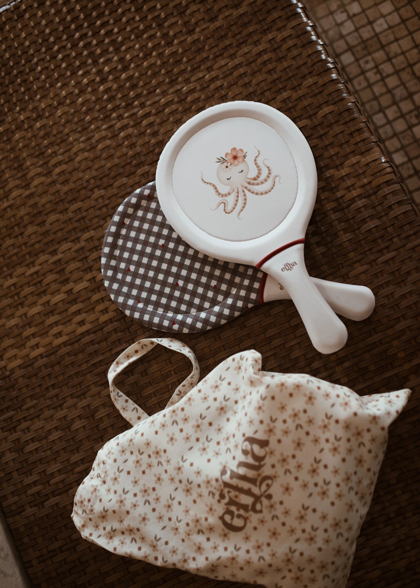 Mrs Ertha Paddle komplekts - Love Confetti