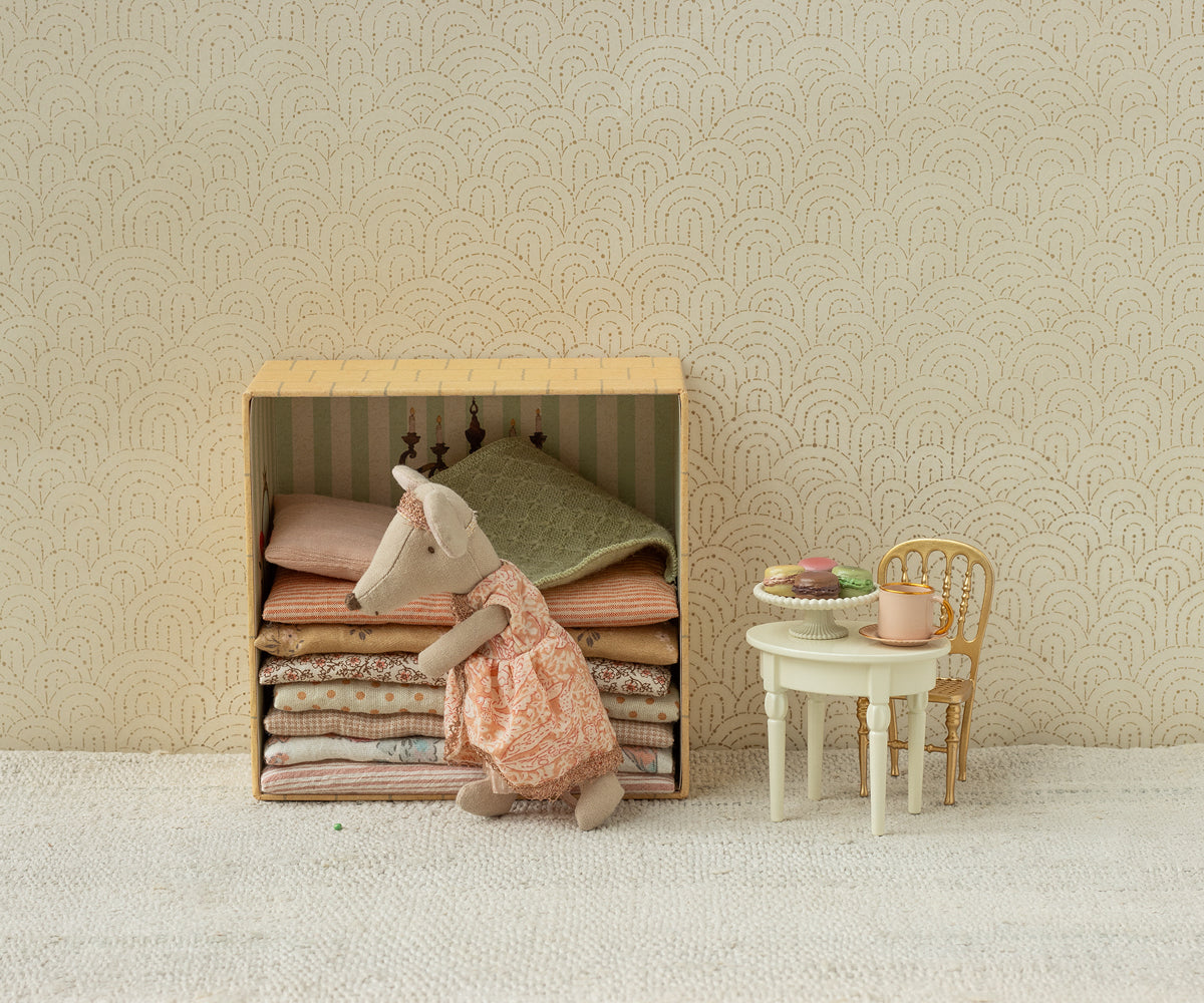 Maileg Vintage Side Table, Mouse – Off White