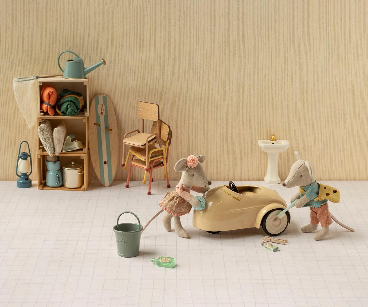 Maileg Car, Mouse – Wheat