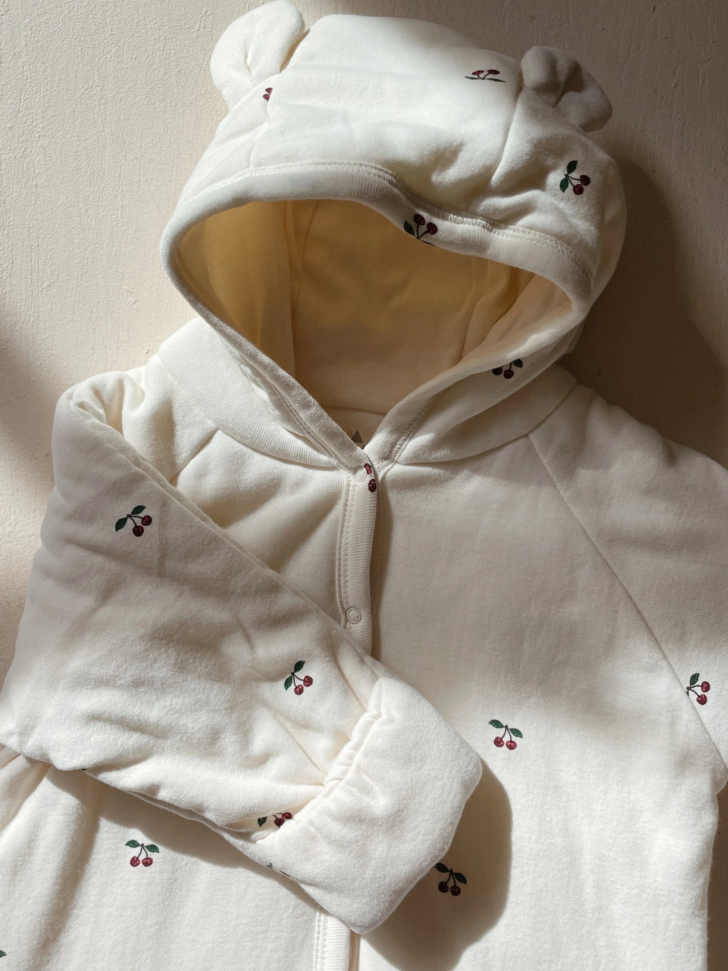 Konges Slojd newborn onesie with hood - Cherry