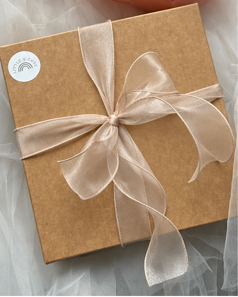 Gift wrapping (S–M size items)