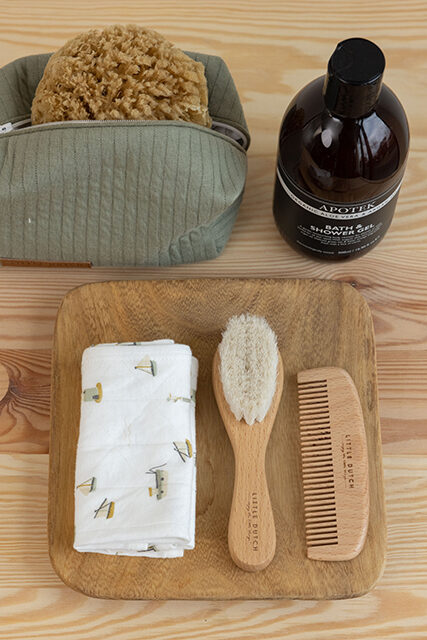 Little Dutch Comb & Brush set wood