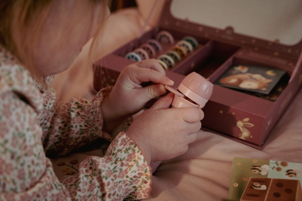Little Dutch Projektors ar attēlu filmiņām ´Fairy Garden´ FSC