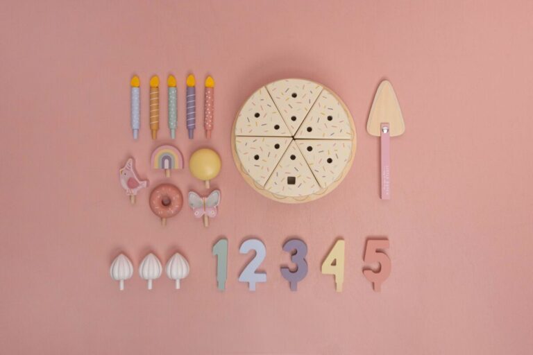 Little Dutch Birthday cake FSC