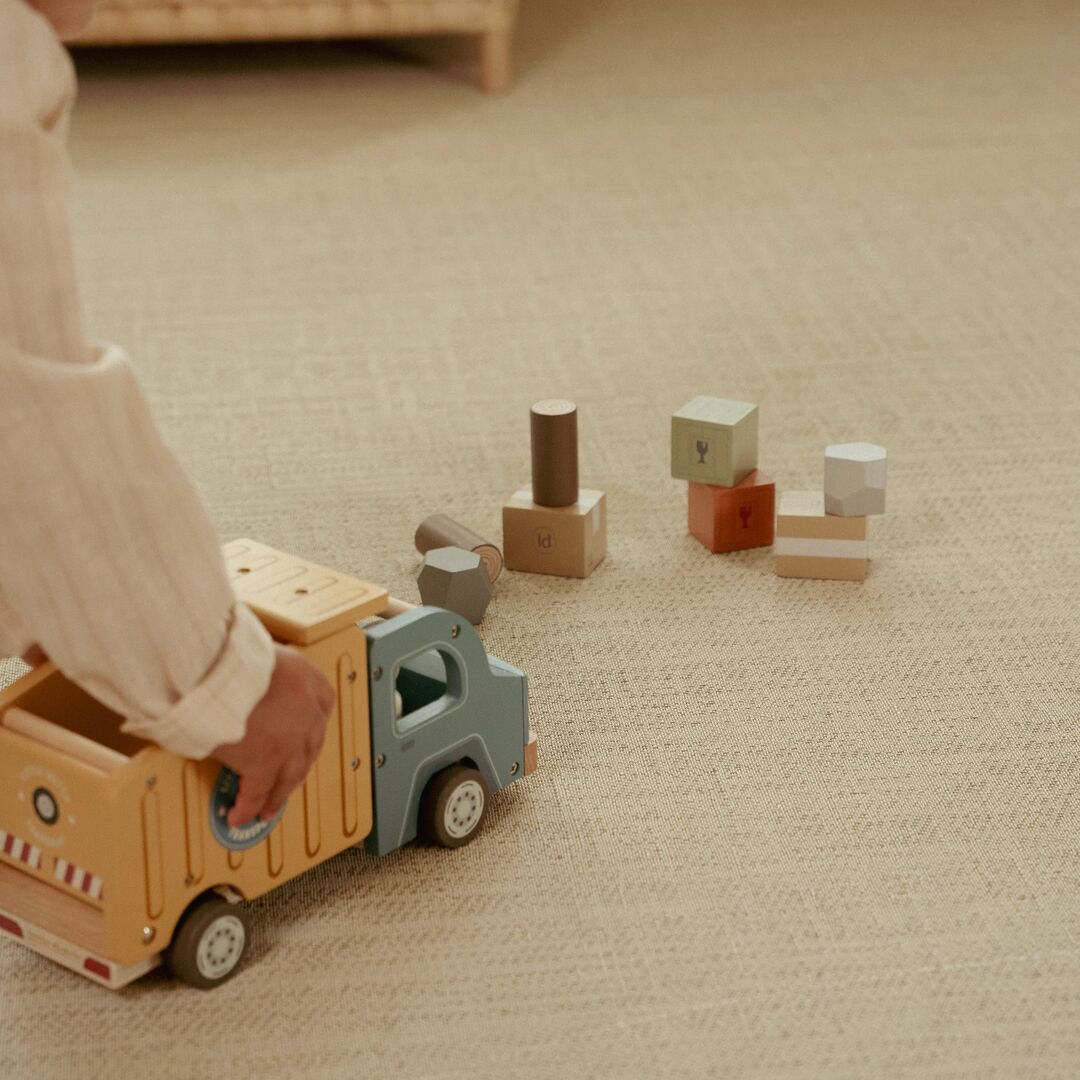 Little Dutch Dump Truck FSC