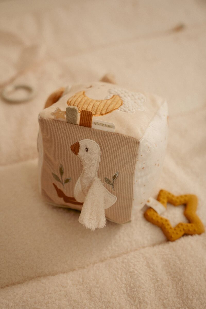Little Dutch Activity Cube ´Newborn Naturals´ GRS