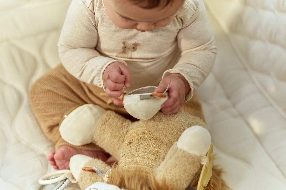 Little Dutch Activity Cuddle Lion ´Safari Friends´ GRS
