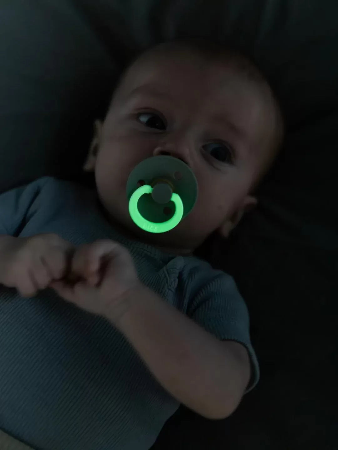BIBS Colour Round Glow knupīši 2 gab – Vanilla/Dark Oak