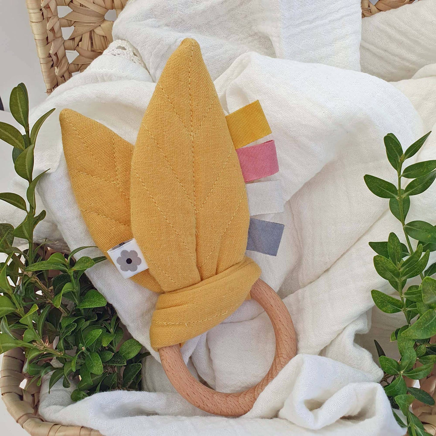 Organic Crinkle Toy Leaves Ochre