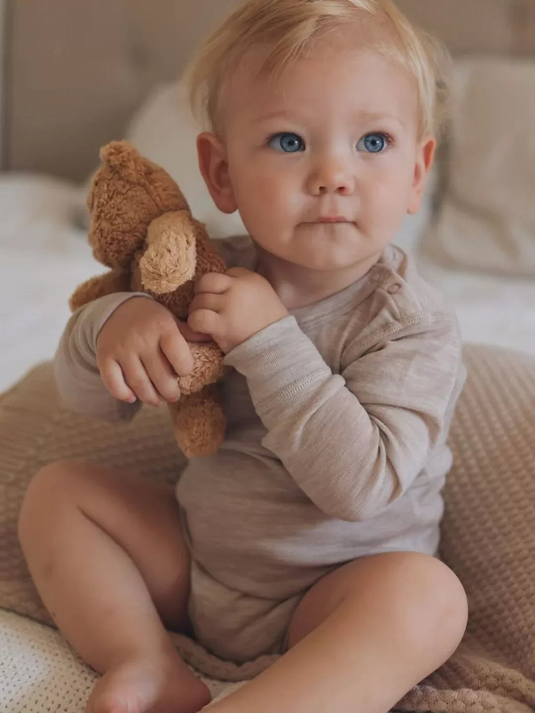 Moonie Sensory Little Teddy - Cappuccino