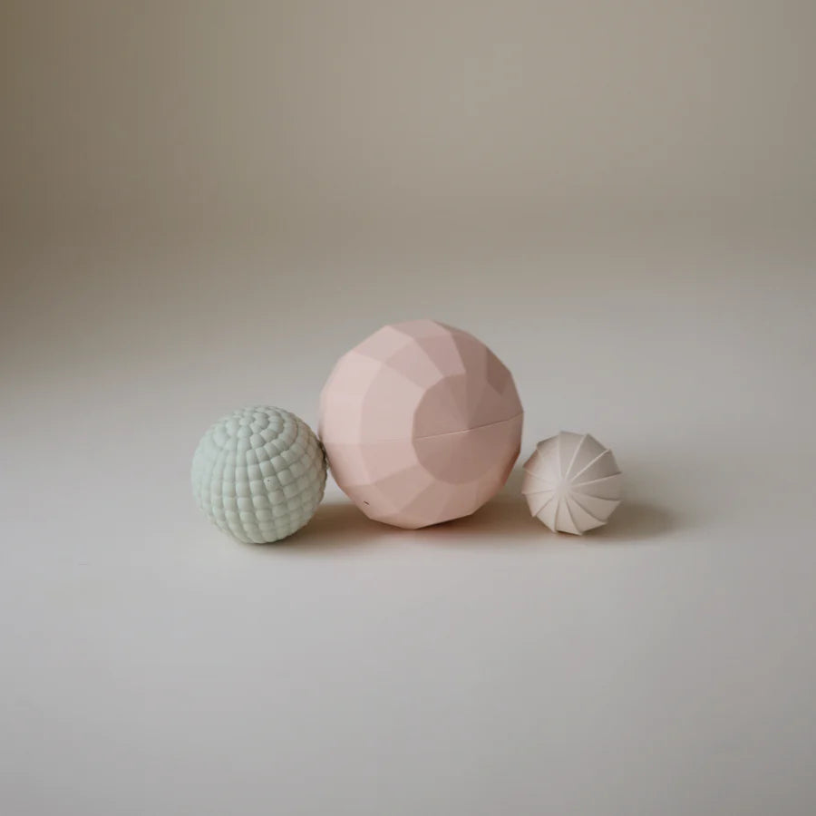 Mushie Silikona Bumbiņu Komplekts - Blush
