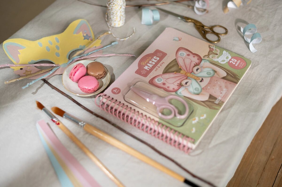 Little Dutch Book with Scissor ´Rosa & Friends masks´