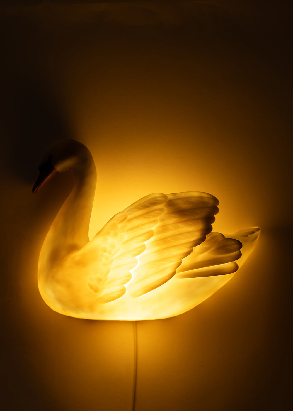 Konges Slojd gulbja sienas lampa “Beige”